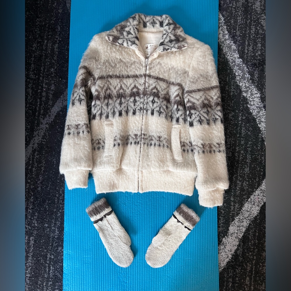 Icelandic wool Nordic style jacket and mittens, vintage 1980s